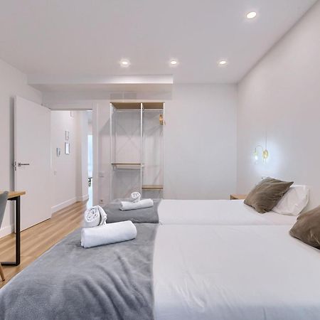 Deustown Apartamentos Bilbao Exteriör bild