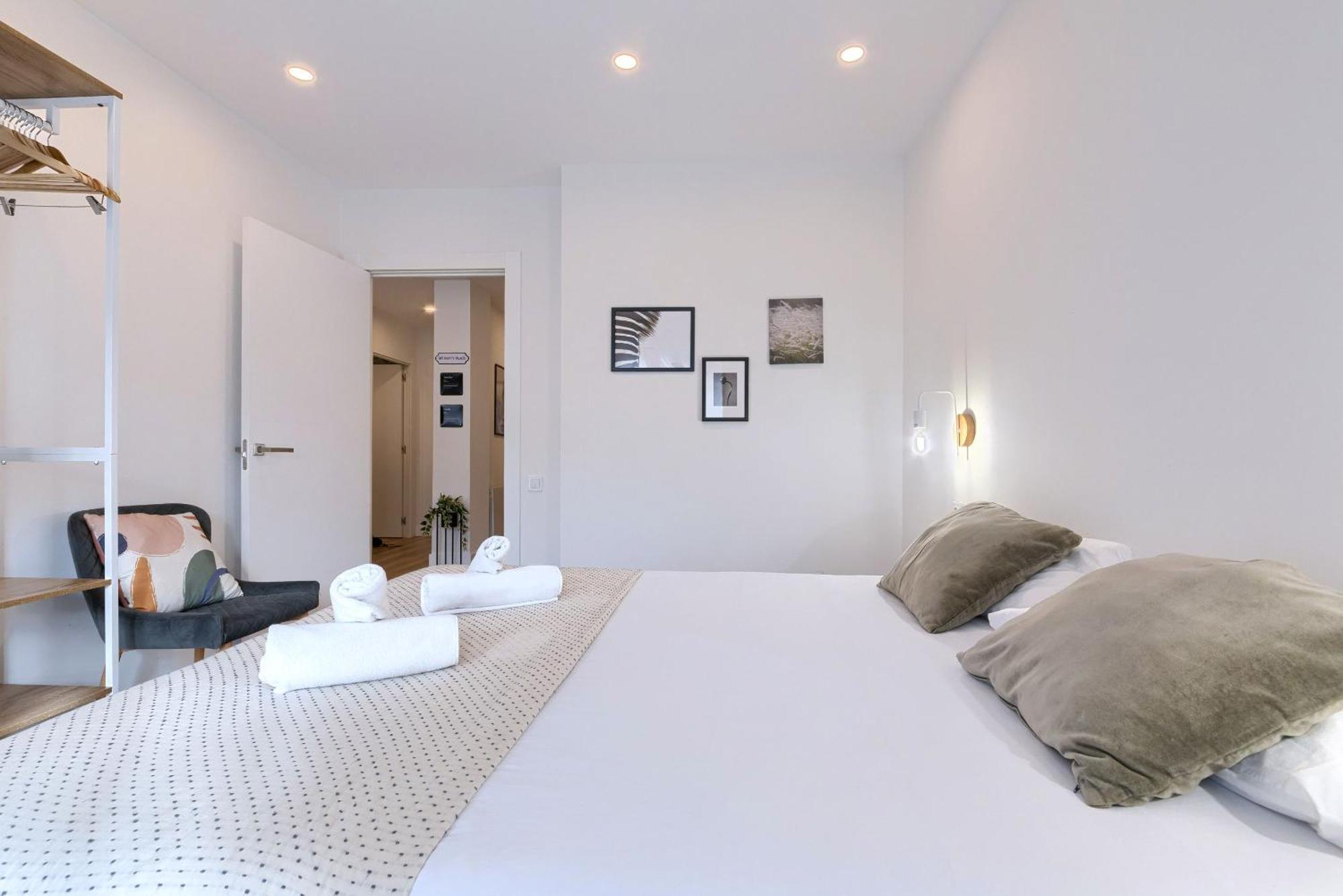 Deustown Apartamentos Bilbao Exteriör bild