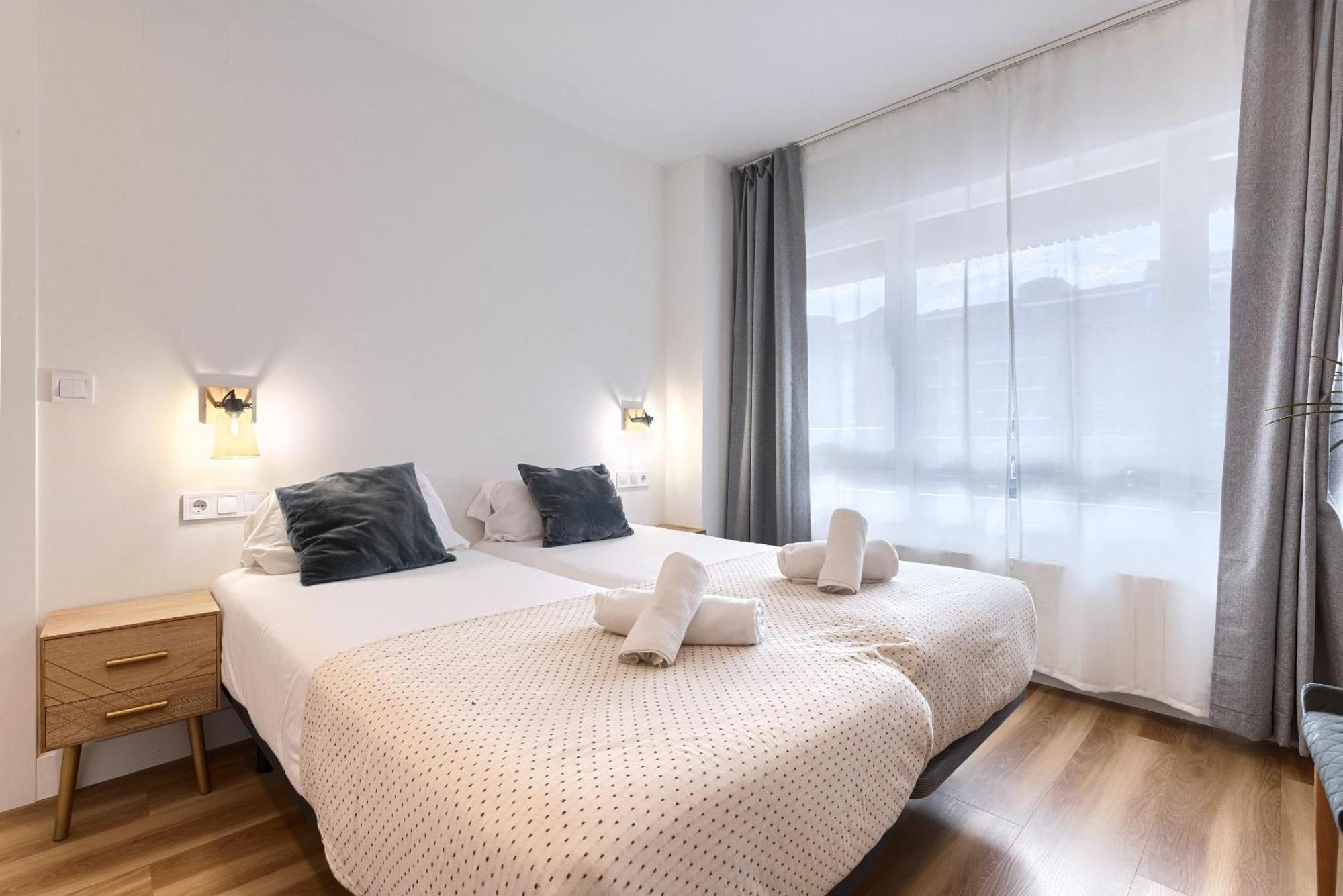 Deustown Apartamentos Bilbao Exteriör bild