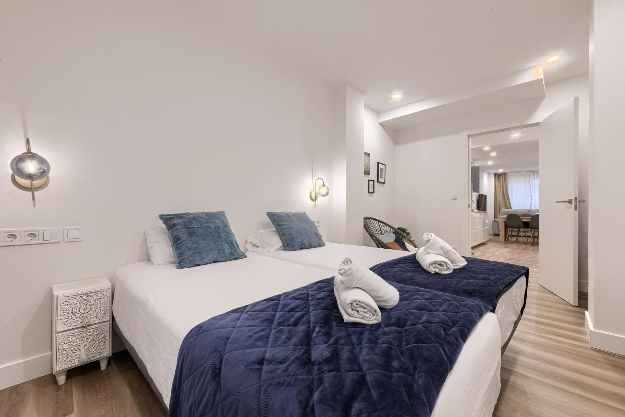 Deustown Apartamentos Bilbao Exteriör bild